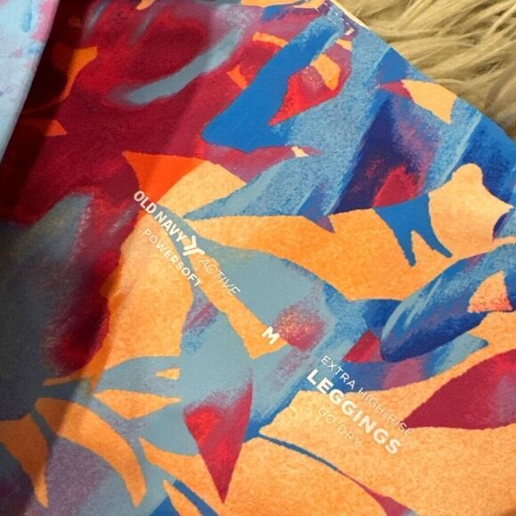 Old navy leggings size medium - Picture 2 of 3